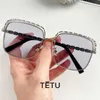 Designer-Mode, luxuriöse, coole Sonnenbrille, neuer großer Rahmen, kleine Xiangjia-Kette, Netz-Rot, gleiche Sonnenbrille, Herren- und Damenmode, gemischter Trend mit Logo-Box