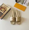 Pantofole da donna con lettera a colori di design Serie da giardino Lettera stampata Design Ladies Flip-Flop Luxury Brand Sandali con tacco basso Pantofole con scivoli Sandali Scarpe da spiaggia