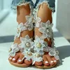 Женские босоножки с цветочным принтом и бусинами на плоской подошве с обувью, лето 2023, пляжная обувь в богемном стиле, большие размеры 1