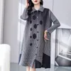 Casual Dresses Miyake Pleated Plaid Print Dress Mid-Längd 2023 Spring Summer Large Size A-line Slim and Elegant Age Reducing Shirt