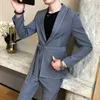 Abiti da uomo Blazer 2023 Spring Suit Uomo Single Button Mens Slim Fit con pantaloni Casual Stage Abito da sposa Cintura Prom Tuxedo