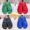 2023 Designer slippers Embedded Logo Pool Slide Sandals flats mens white black mix green fashion beach slides summer flip flops men women slipper sandal US 5-12