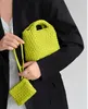 Bolso de cesta tejido, bolsos pequeños de cubo de agua para mujer, nuevos bolsos de mano con cadena cruzada de un hombro 2023 230523