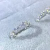 Ônibus de 4 mm de largura para baixo VVS Moissanite Diamond Infinity Ring Sterling Silver Rings para o anel de faixa de joalheria de meninas