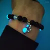 Strand Fashion Men Charm Natural Stone Bead Armband Glöd i de mörka kvinnorna Elastiska lysande fluorescenssmycken