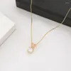 Pendanthalsband 2023 Letter V Zircon Crystal Necklace For Women Korean Fashion Kvinna Sexig rostfritt stål CLAVICLE Kedjedyckel smycken