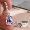 Серьги для глины 14K AU585 Золотые женщины выпадают обруча Moissanite Diamonds прямоугольник Изумрудная свадебная вечеринка годовщина