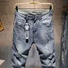 Jeans masculinos homens novos casuais calças de calça de jeans magras da moda Man Letter de rua imprimida Hole angustiado calça jeans cinza 201123 L230520
