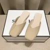 Modische Outdoor-Sandalen für Damen, quadratisch, mit enger Zehenpartie und niedrigem Absatz, gelbe Hausschuhe für Damen und Mädchen, Größe 35–40