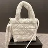 Güzel kürk omuz çantaları küçük alışveriş lüksler tasarımcıları uzun zincirli moda kadın çapraz çanta cüzdanları bayanlar debriyaj çiçek çanta kılıfları çapraz vücut çanta