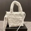 Graziose borse a tracolla in pelliccia Piccoli acquisti Designer di lusso Catena lunga Moda donna Borse a tracolla Portafogli da donna Pochette Fiori Borsa Totes Borsa a tracolla