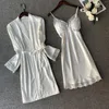 Damen-Nachtwäsche, weißes Satin-Robe-Set, sexy V-Ausschnitt, Kimono-Kleid, Frauen, Spitze, 2 Stück, voller Slip, Schlaf, Femme, NightyRobe, Heimkleidung