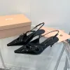 2024 Designer luksusowe czyste obcasy sandały damskie skórzane buty swobodne buty ladys seksowne obcasy szpilkowe puste stóp do palenczu sandał klamry typu klamra