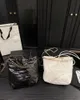 Женская сумка роскошная сумка для перекрестного кулака жемчужное мешок для мусора мода мини -сумка для плеча с небольшим кошельком интернет -знаменитость взрывные женские магазины мешок мусора
