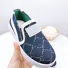 2023 Designer G Nieuwe kinderschoenen Populaire mode Kindercasual schoenen Peuter jongens en meisjes jeugd comfortabel alledaagse veelzijdige platte schoenen blauwe maten 26-35