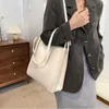 Bolsos de noche en 2023, correa de hombro de alta calidad con broche de diseñador, bolso Vintage de cuero sintético para mujer