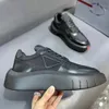 Designer Sneakers Men skórzane buty luksusowy metalowy trójkąt logo szczotkowane skórzane monolitowe platforma obcasowa rozmiar 38-46 01