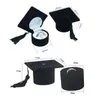 Emballage cadeau porte-bague boîte légère réaliste à la recherche de bijoux de chapeau de graduation avec décoration de gland lisse au toucher