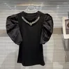 T-shirt da donna T-shirt a maniche corte con scollo a fiore con strass brillanti T-shirt elegante in bianco e nero da socialite 2023 Summer Casual