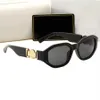 Designer Brand Fashion Sunglasses Luxe Outdoor Summer For Men Heren en vrouwen 2023 Unisex Goggle Beach Sun Glazen Retro Small Frame Design UV400 Dames
