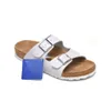 Designer Boston CLOG Slippers OP23 Berömda kvinnors mäns bilder Summer Cork Sandaler Fashion Flat Luxury Slide Sandaler Beskable Design 64ESS