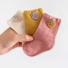 Strumpor 3 par/set Socks Girls Boy Sliders Nyfödda tillbehör Rabbiter Barngåvor Kläder Baby Supplies Bears G220524