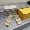 Сандаль-сандал летние каблуки. Повседневная удобная однострочная модная сандалия дизайнерская фабрика с коробкой с коробкой