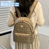 Venta al por mayor bolso de hombro para mujer 2 tamaños pequeño bolso de moda a cuadros fresco bolso de cuero grueso mochila de viaje de ocio mochilas con remaches de calle bolsos de contraste 9255 #