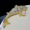 Pins broches klassieke prachtige tapijt All Crystal Pearl exqusite broche dames modieuze en elegante high-end design set jas badge G220523