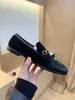 Designer de luxo Black Rhinestone Mens Dress Sapatos de alta qualidade em sapatos de couro para homens Oxford Bottom Wedding Sapatos