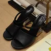 2023 Moda Womens Fashion Sandals Sandals Summer Bordado Bordado Designer Slides Sandles Plataformas Sapatos deslizantes para mulheres brancos preto com caixa -135