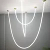 Lampy wiszące Nordic Wąż LED żyrandol do jadalni w centrum salonu stolik kuchenna sypialnia lampa Minimalistyczna dekoracje Lustry