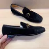 Designer de luxo Black Rhinestone Mens Dress Sapatos de alta qualidade em sapatos de couro para homens Oxford Bottom Wedding Sapatos