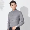 Camisa de vestir básica sólida de manga larga para hombre, de ajuste estándar, con un bolsillo de parche, trabajo de negocios Formal, camisas clásicas a rayas de oficina