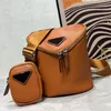 Umhängetaschen, Mini-Eimer-Einkaufstasche, Strand-Handtasche, Geldbörse, Schultertasche, Emaille-Metall-Dreieck-Leder-Clutch, schlichte Messenger-Geldbörse, abnehmbare Träger mit Münzfach