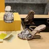 2023 mode kvinnor mode tofflor sandaler sommar broderad duk designer glider sandlar plattformar skjutskor för kvinna damer vit svart med låda -126