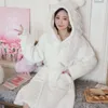 Kvinnors sömnkläder Kvinnor Robes Ears Hooded Thryck Tjockning Casual Warm Kne Length Female Bath Robe Fashion Ulzzang Daily With Belt C