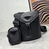 Umhängetaschen, Mini-Eimer-Einkaufstasche, Strand-Handtasche, Geldbörse, Schultertasche, Emaille-Metall-Dreieck-Leder-Clutch, schlichte Messenger-Geldbörse, abnehmbare Träger mit Münzfach