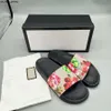 Slippers 2023 Классические дизайнерские мужчины Женщины летние пляжные тапочки слайды роскошные внутренние сандалия