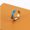 Anelli di design semplici lettere di moda uomini e donne coppia anelli in acciaio al titanio anello placcato oro 18 carati gioielli di lusso anti-allergia regalo di vacanza non sbiadito