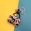 Keychains Luipaardtas Creatieve student schattige cartoon hanger auto sleutelhanger pluche ball decoratie accessoire pack charm G230525