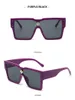 Nouveau style moderne superclear décoration femmes lunettes de soleil rectangle lunettes personnalité grand carré hommes plage voyage décoloration lunettes de soleil mélanger les couleurs