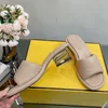2023 Mode Damen Mode Hausschuhe Sandalen Sommer bestickte Leinwand Designer Slides Sandalen Plattformen Slider Schuhe für Frau Damen Weiß Schwarz mit Box -143