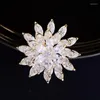 Brooches Korean Fashion Snowflake Pins For Women Designer Rotating Flower Corsage Female Luxury Wedding Party Jewelry