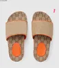Pantofole Ultimi designer Scivoli Pantofole da donna da uomo Sandali estivi Ciabatte da spiaggia Piattaforma piatta Scuff Scarpe da bagno per la casa con confezione regalo 36-46 J230525