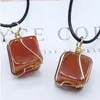 Pendentif Colliers Naturel Agate Rouge Pierre Précieuse Sans Forme Petit Fil Carré Pierre En Cuir Corde Collier Pour Femmes Cadeau Taille 17mm