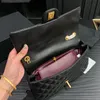 Mit Box Luxurys Damen Umhängetaschen Mode Handtasche Kamelie Kettentasche Leder Umhängetasche Plaid Designer Schwarz Weiß Rosa Gelb Umhängetasche für Frauen