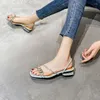 Sandaler Summer Women Low-Heel Rhinestones Black Korean Fashion Wear High-Heel Slippers Girls Stor skor gratis leverans