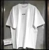 Vetements T Shirt Mężczyzn Kobiet Krótkie rękawie duże tag Hip Hop Loose Casual Hafdery TEE Black White T-Shirts Top Tees Su03