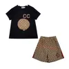 Luxury Boy and Girl Kids Clothing set över hela bokstäverna vita shorts t-shirt set mode Italien mode varumärke sommar barnskatter och flickor bomull tvådelar